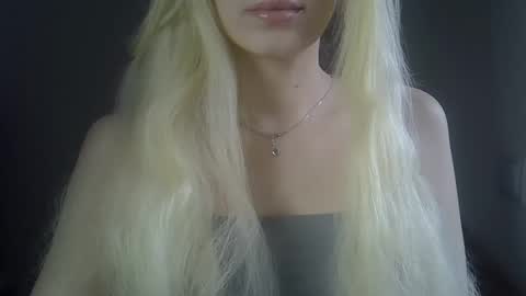 DitaMilton online show from 04/25/26, 11:24