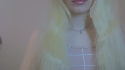 DitaMilton online show from 04/27/26, 08:40