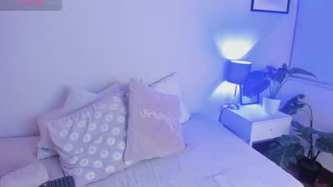 Lizz online show from 12/18/25, 12:11