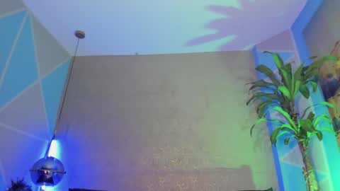 divaluna_ online show from 03/31/26, 12:12