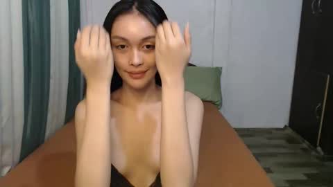 DIVINA online show from 02/05/26, 02:27