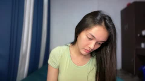 Snapshot of divina_graciaxx chatting on 07/15/26, 03:12 DIVINA online show from 07/15/26, 03:12