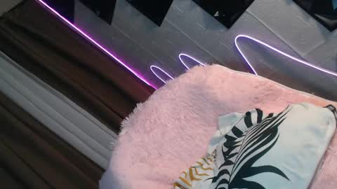 divinaaaaa online show from 04/21/26, 05:14