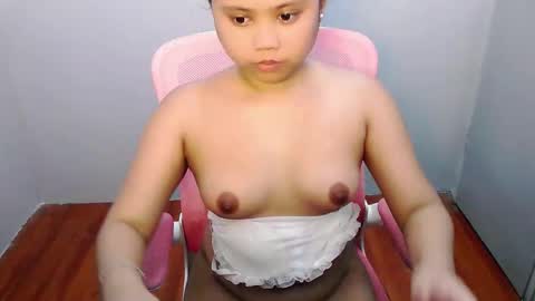 Snapshot of divine_yanna chatting on 04/06/26, 11:00 YANNA online show from 04/06/26, 11:00