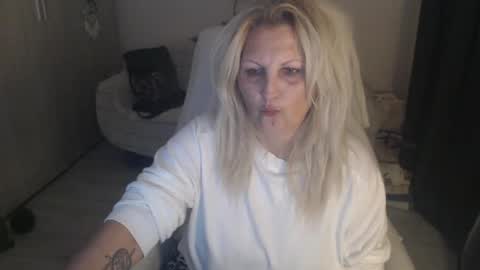 Alexxa online show from 04/08/26, 10:21