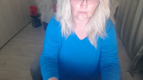 Alexxa online show from 04/19/26, 01:05