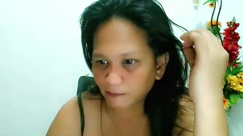 Snapshot of divinegrace10 chatting on 02/04/25, 12:29 Divine Grace Close To Your Hear online show from 02/04/25, 12:29