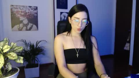 Hera online show from 10/30/25, 10:06