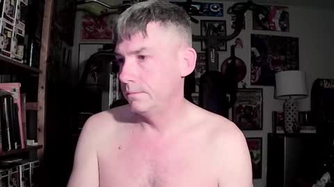 dix_handley_50 online show from 01/30/25, 12:27