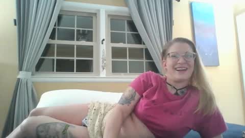 Snapshot of dixie_comanche chatting on 01/08/25, 05:27 dixie_comanche online show from 01/08/25, 05:27