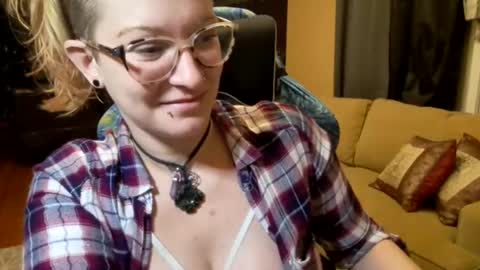 Snapshot of dixie_comanche chatting on 01/13/25, 07:11 dixie_comanche online show from 01/13/25, 07:11