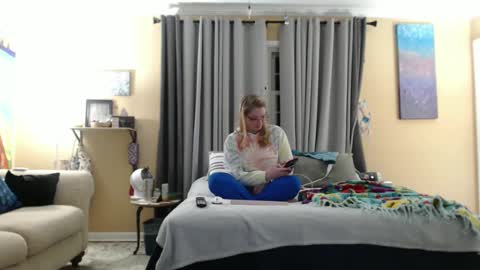 Snapshot of dixie_comanche chatting on 01/27/25, 03:37 dixie_comanche online show from 01/27/25, 03:37