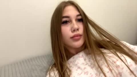 Snapshot of dixiecritchley chatting on 09/28/25, 05:29 Stella online show from 09/28/25, 05:29