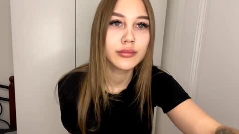 Snapshot of dixiecritchley chatting on 09/29/25, 04:56 Stella online show from 09/29/25, 04:56