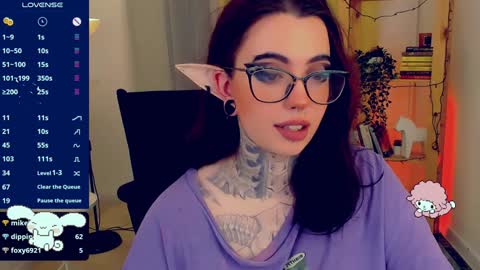 Snapshot of dixipixi_ chatting on 01/05/25, 11:48 dixipixi_ online show from 01/05/25, 11:48