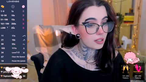 Snapshot of dixipixi_ chatting on 01/18/25, 11:54 dixipixi_ online show from 01/18/25, 11:54