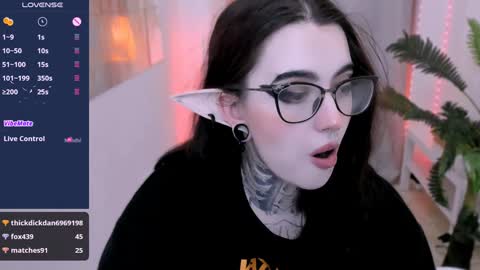 Snapshot of dixipixi_ chatting on 01/25/25, 11:55 dixipixi_ online show from 01/25/25, 11:55