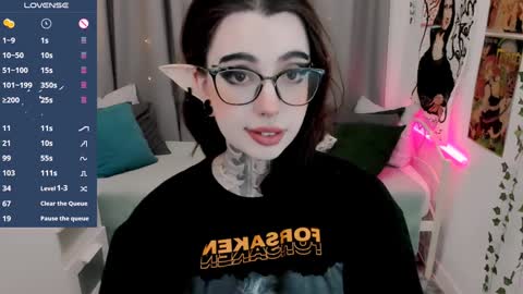 Snapshot of dixipixi_ chatting on 01/26/25, 05:45 dixipixi_ online show from 01/26/25, 05:45