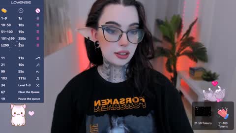 Snapshot of dixipixi_ chatting on 01/31/25, 06:57 dixipixi_ online show from 01/31/25, 06:57