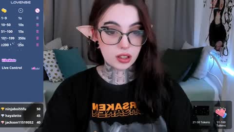 Snapshot of dixipixi_ chatting on 02/01/25, 08:50 dixipixi_ online show from 02/01/25, 08:50