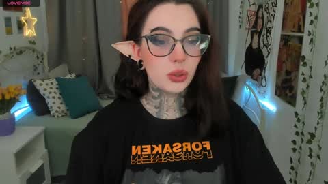 Snapshot of dixipixi_ chatting on 02/02/25, 05:32 dixipixi_ online show from 02/02/25, 05:32