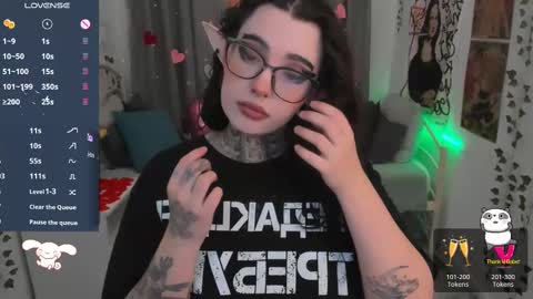 Snapshot of dixipixi_ chatting on 02/14/25, 05:41 dixipixi_ online show from 02/14/25, 05:41