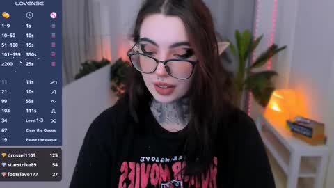 Snapshot of dixipixi_ chatting on 02/23/25, 11:55 dixipixi_ online show from 02/23/25, 11:55