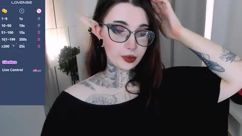 Snapshot of dixipixi_ chatting on 09/11/25, 06:24 dixipixi_ online show from 09/11/25, 06:24