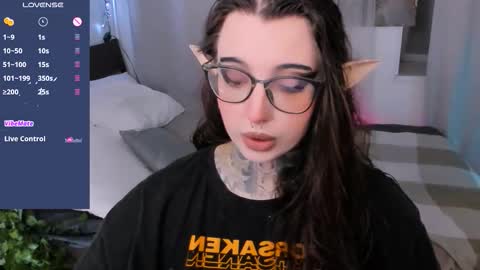 Snapshot of dixipixi_ chatting on 09/18/25, 07:43 dixipixi_ online show from 09/18/25, 07:43