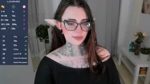 Snapshot of dixipixi_ chatting on 09/27/25, 05:56 dixipixi_ online show from 09/27/25, 05:56