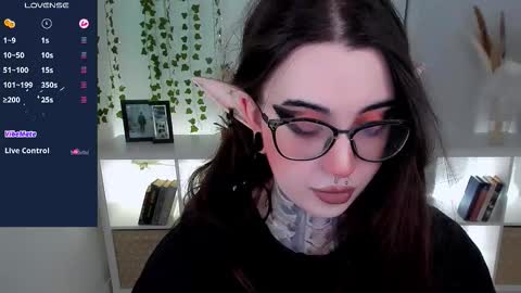 Snapshot of dixipixi_ chatting on 10/11/25, 06:01 dixipixi_ online show from 10/11/25, 06:01