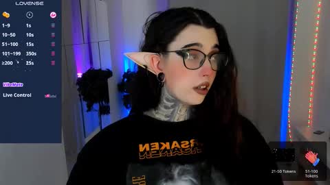 Snapshot of dixipixi_ chatting on 10/16/25, 06:03 dixipixi_ online show from 10/16/25, 06:03