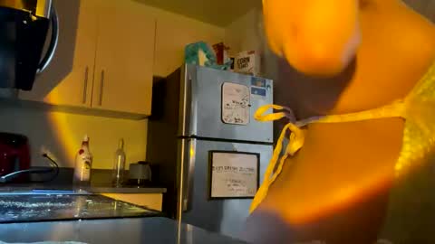 Snapshot of dizzinsweatyy chatting on 03/05/25, 08:32 dizzinsweatyy online show from 03/05/25, 08:32