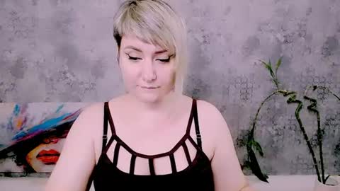 Snapshot of djullia chatting on 06/27/26, 12:22 djullia online show from 06/27/26, 12:22