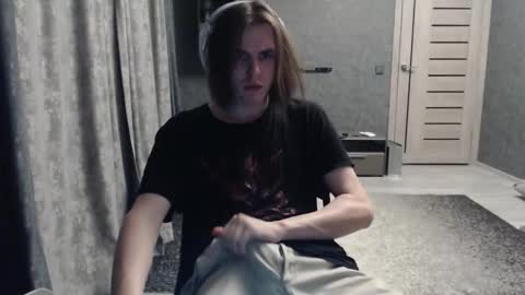 Snapshot of dmitriy250 chatting on 11/12/25, 09:03 dmitriy250 online show from 11/12/25, 09:03