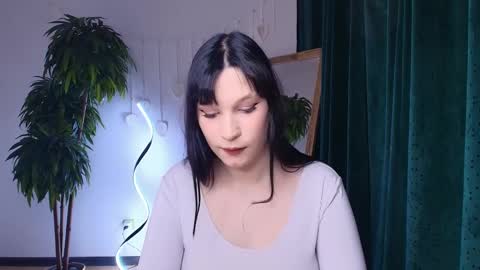 Mia online show from 04/02/26, 08:01