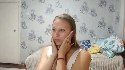 Annie PVT IS OPEN online show from 10/09/25, 10:46