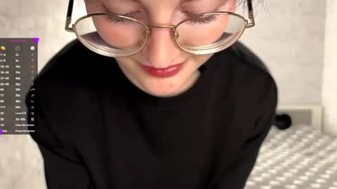 Annie PVT IS OPEN online show from 10/17/25, 09:06