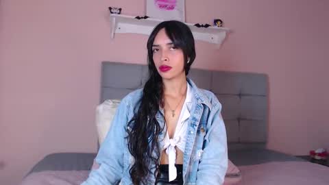 Snapshot of dolce_horny chatting on 10/29/25, 01:46 Dolce online show from 10/29/25, 01:46