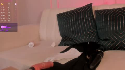 Dolcie  online show from 01/08/25, 09:44