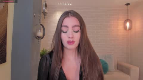 Dolcie  online show from 02/07/25, 11:56