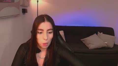 Dolcie  online show from 10/21/25, 09:15