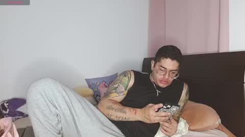 Auro and Santiago online show from 01/15/25, 02:27