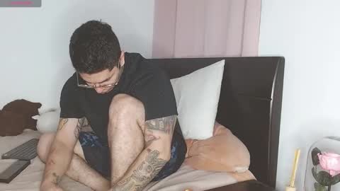 Auro and Santiago online show from 01/17/25, 03:23