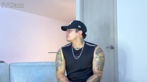 Auro and Santiago online show from 10/25/25, 03:14