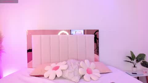 Snapshot of doll_isa_ chatting on 03/13/26, 08:37 doll_isa_ online show from 03/13/26, 08:37
