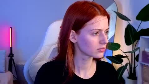 Snapshot of doll_lesli chatting on 11/10/25, 08:35 Your doll Lesli online show from 11/10/25, 08:35