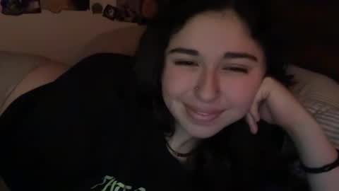 Snapshot of doll_lovely chatting on 04/04/26, 04:22 Doll online show from 04/04/26, 04:22