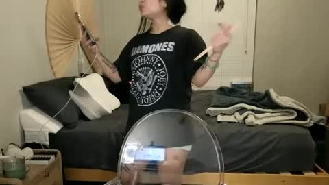 DOLLLFACE online show from 12/31/24, 11:49