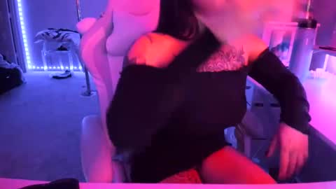 DOLLLFACE online show from 09/10/25, 03:17